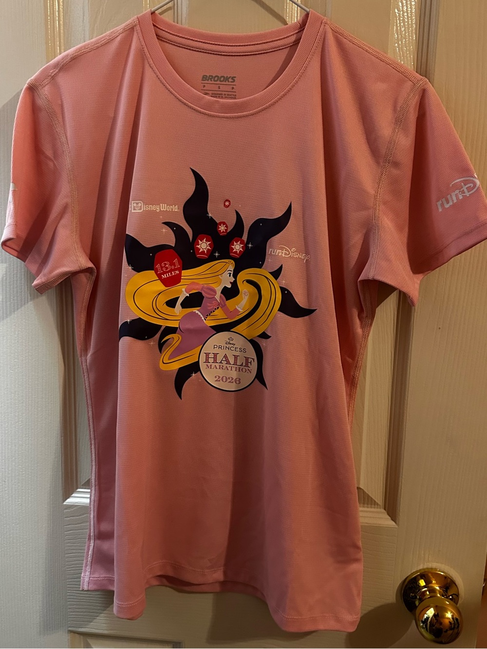 Disney RunDisney Brooks Princess Half Marathon Rapunzel 2026 race shirt Small